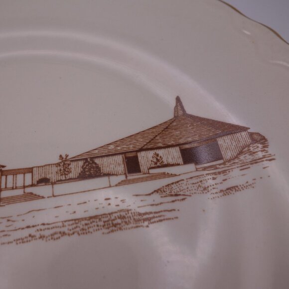 St. Thomas a Becket Pierrefonds, Quebec Decorated in Canada 22K Gold Rim Plate - Picture 12 of 15